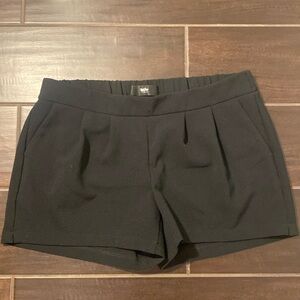 Mossimo Black Dress Shorts (Small)
